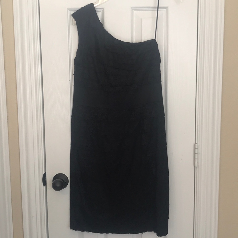 JESSICA SIMPSON Size 8 black lace one strap dress
